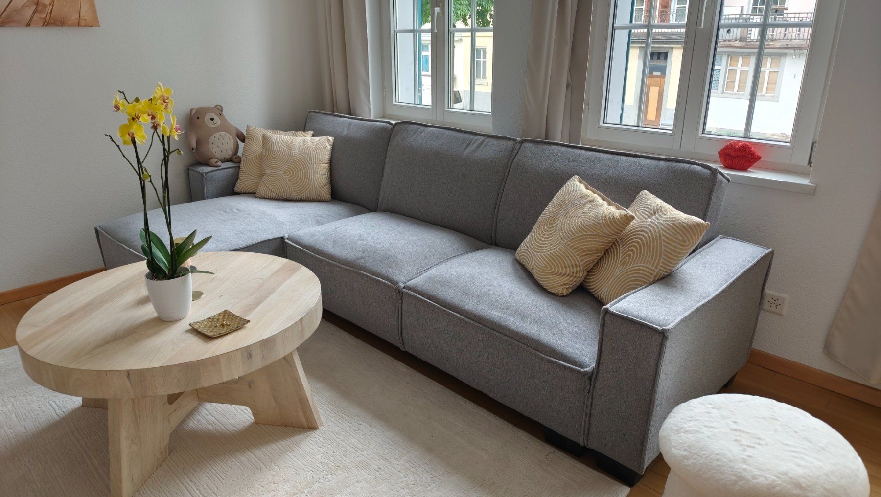 Sofas: Ecksofa Grau mit Ottomane guter Zustand – Gebraucht aus Altstätten SG von S.Willow