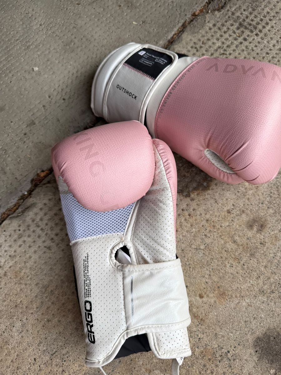 Boxsäcke: Boxsack mit Boxhandschuhen  – Gebraucht aus Pratteln von tam32 4
