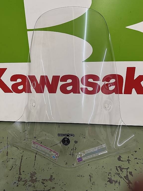 Peugeot Tutti pezzi di ricambio per scooter: Windschutzscheibe Peugot Sum Up 125 – Nuovo e nell'imballaggio originale da Dättlikon venduto da Becd