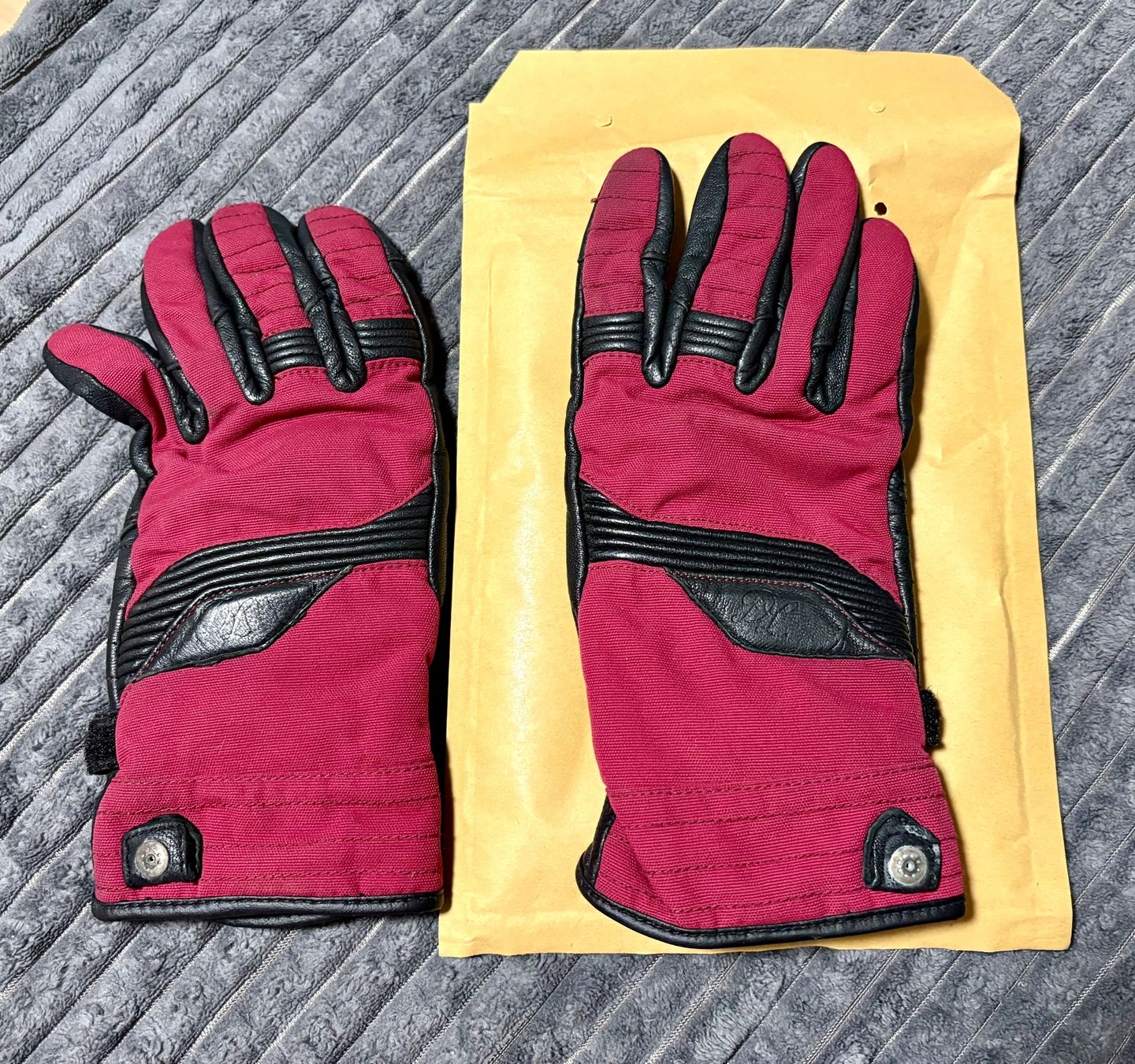 Guanti & manicotti: Motorradhandschuhe L – Usato da Wetzikon ZH venduto da deb_8wcc