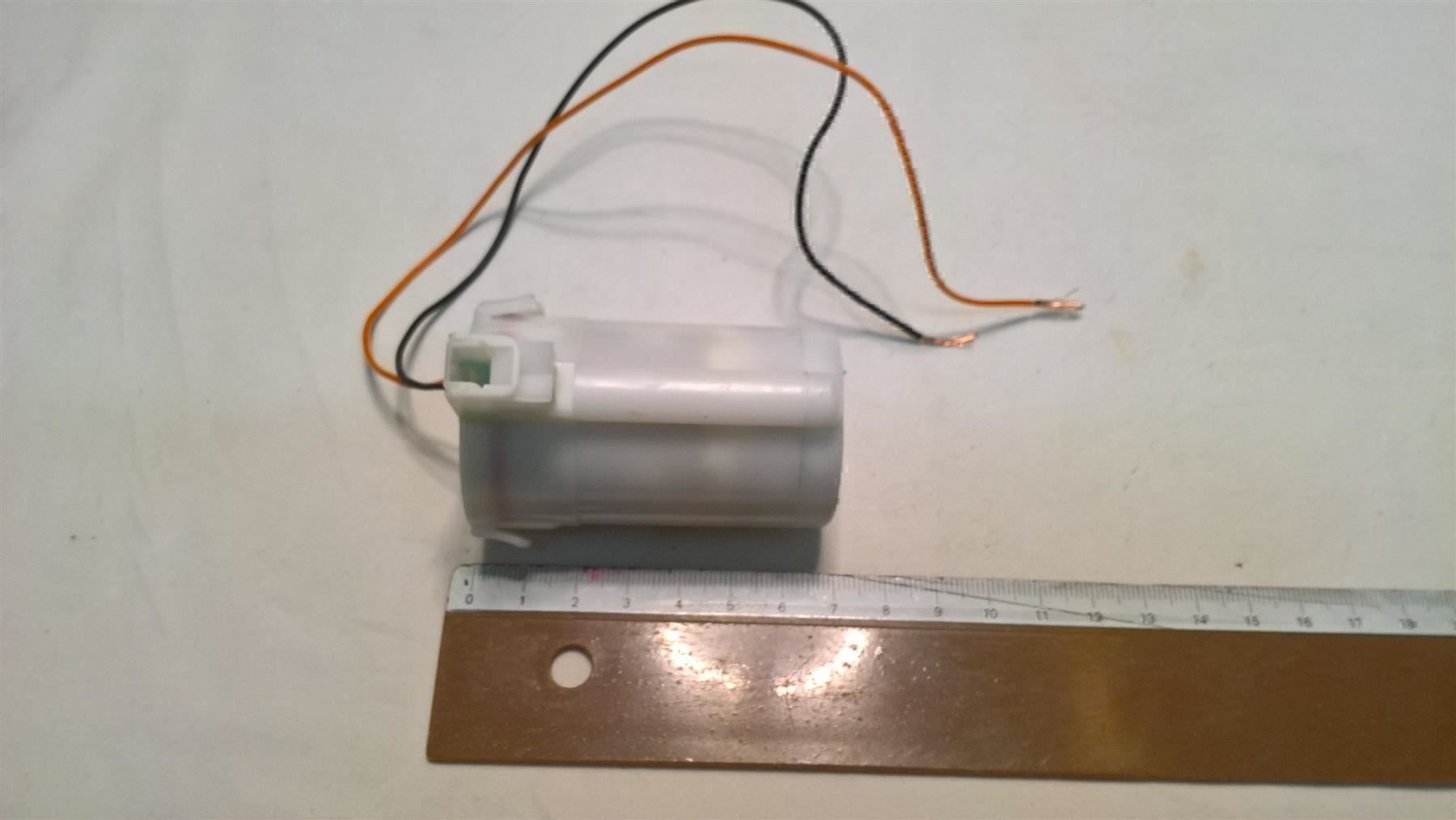 Sonstige Elektronik: Kleine Zahnrad Pumpe ca. 12V DC – Gebraucht aus Glarus von Mdelphi 1
