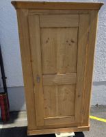 Antiker Biedermeier Weichholzschrank zum Herrichten