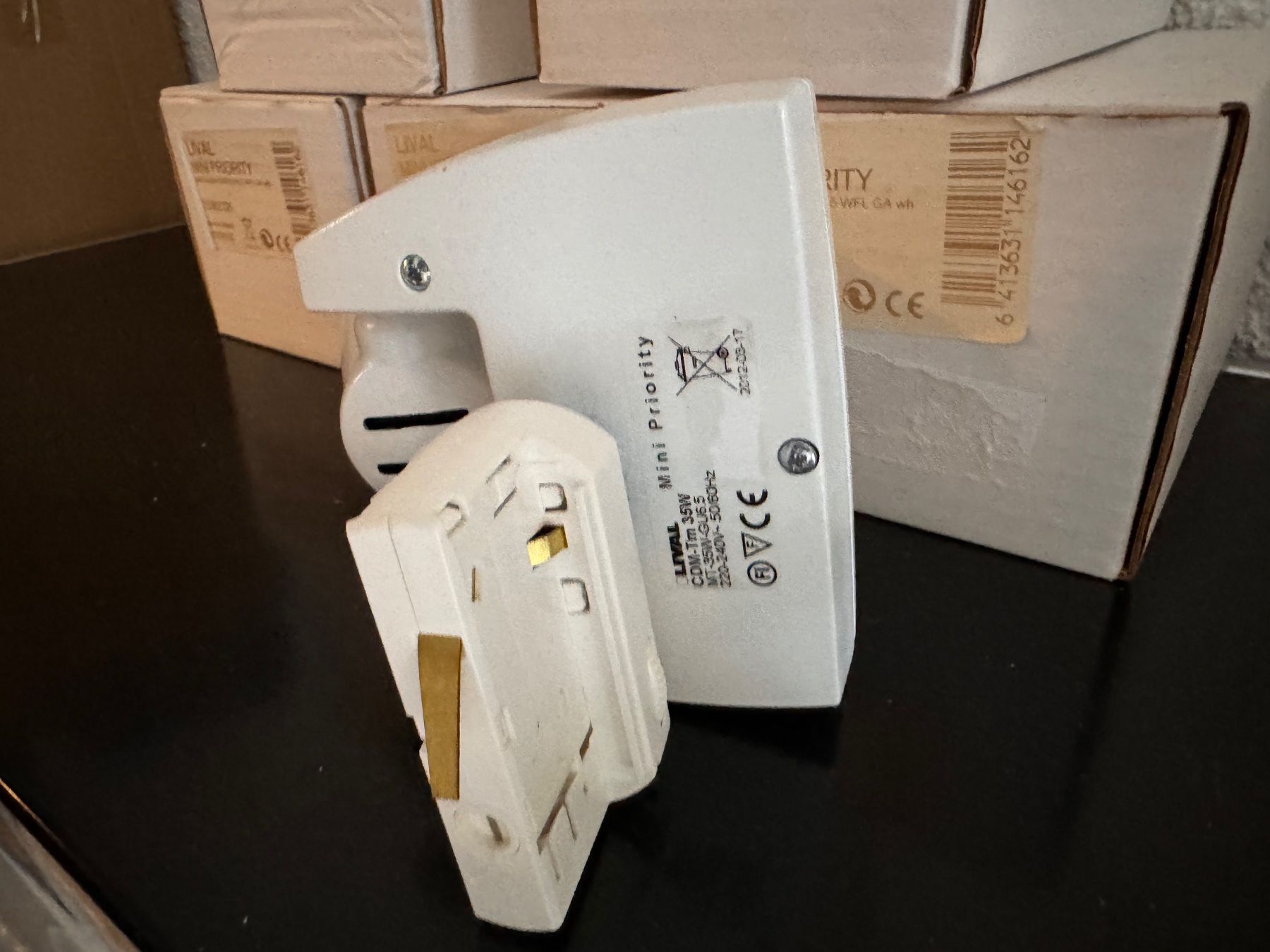 Lampade: 5 Stück Lival Mini Priority Schienenstrahler – Nuovo e nell'imballaggio originale da Wilderswil venduto da Renaissance1 5