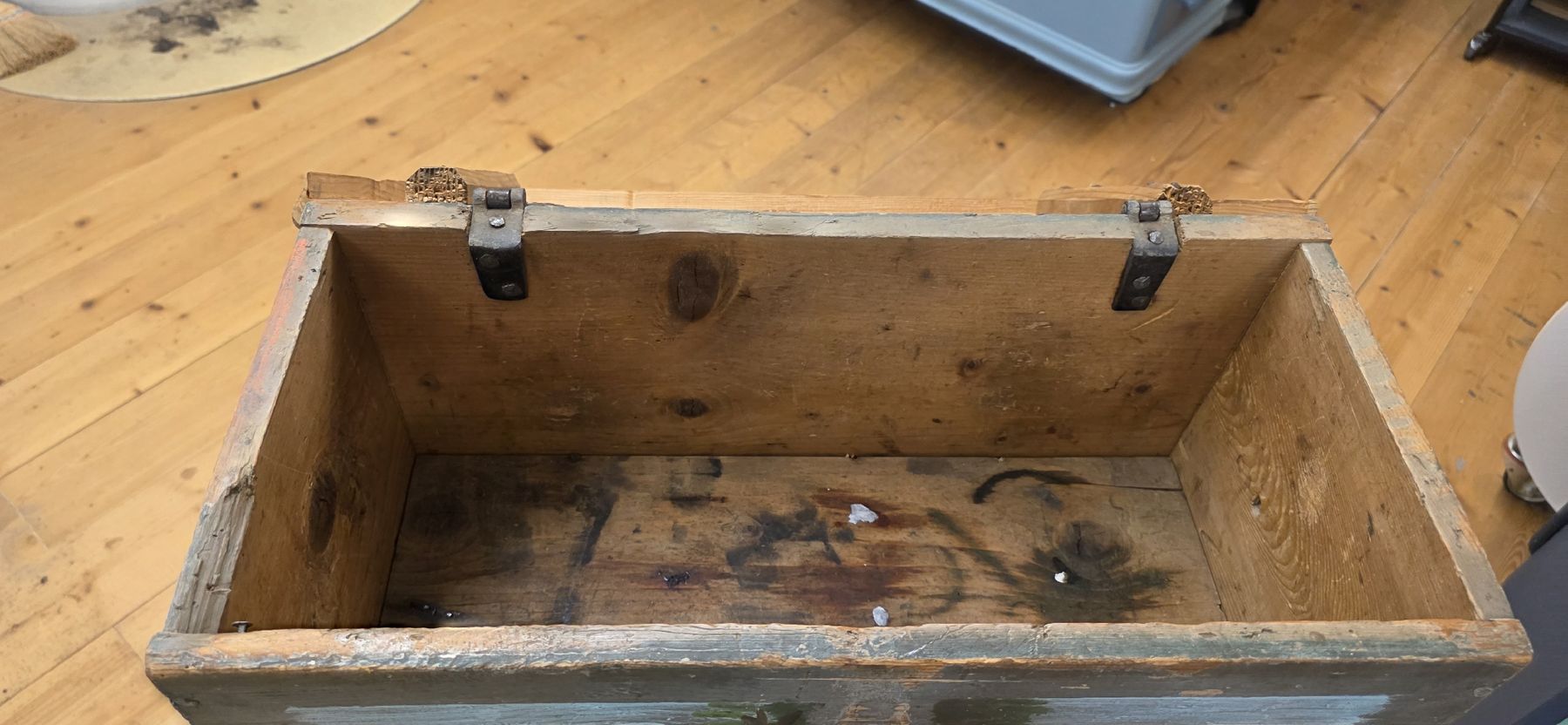 Truhen: Holztruhe – Gebraucht aus Zürich von Racula11 1