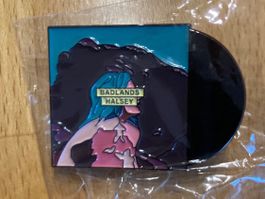 Halsey Pin Anstecker Punk Rock Metal Pop