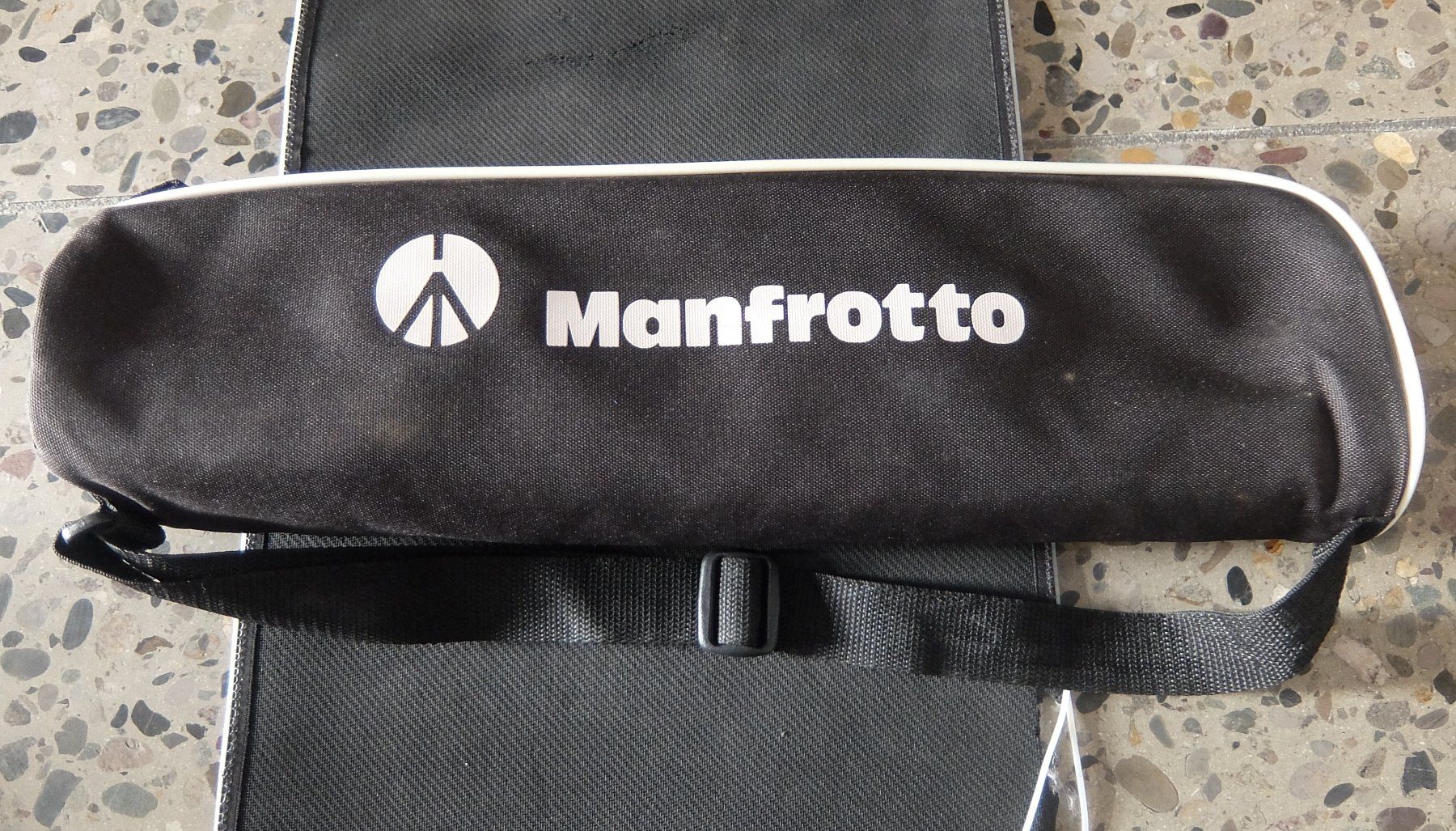 Manfrotto Stative & Stativköpfe: Manfrotto befree Color Light Blue Version Stativ – Gebraucht aus Basel von Elektronik_Markt 8