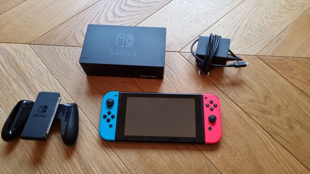 Nintendo shops Switch mit 3 Spielen