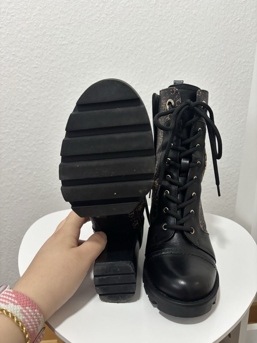 Guess Chaussures femmes: Guess Stiefeln – Neuf (Voir description) à Oberentfelden par Amra.K 2