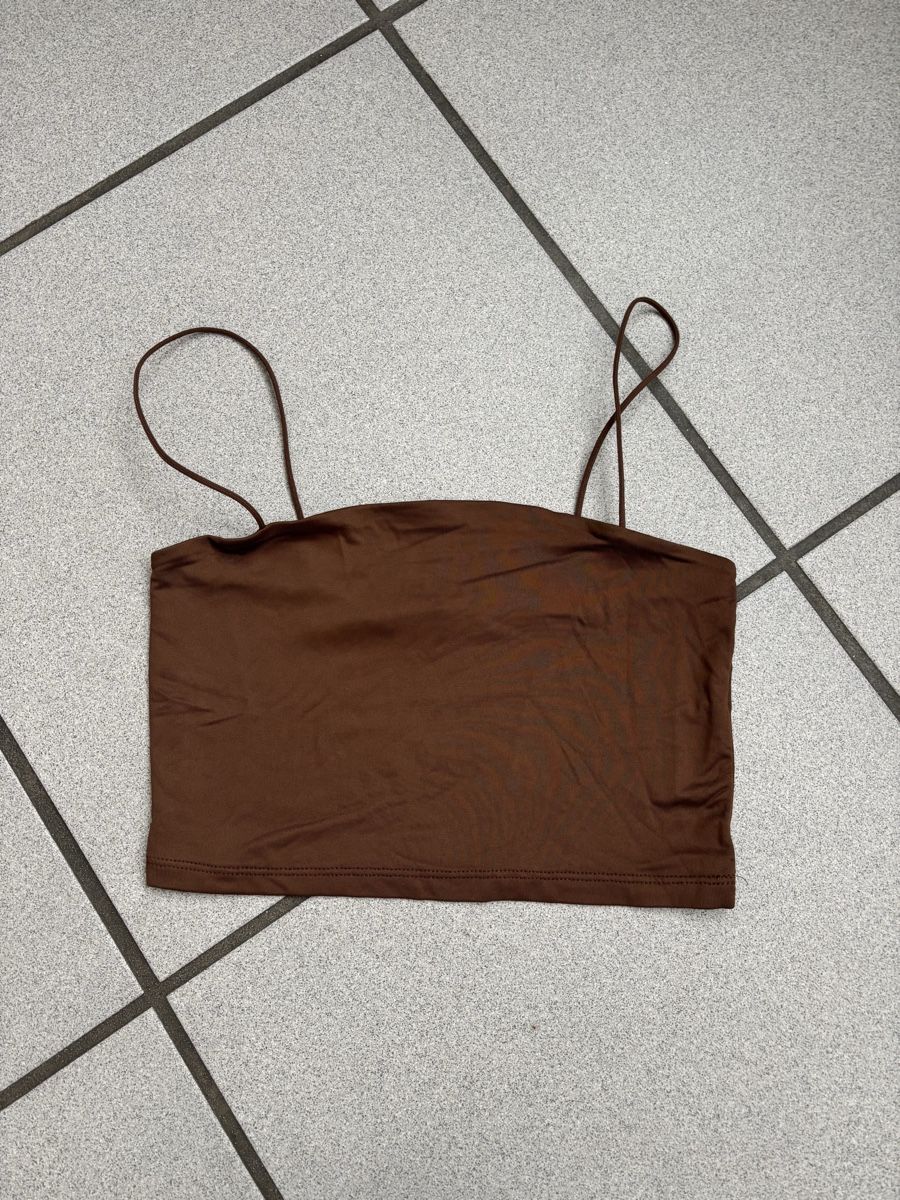 Bershka Top: Cropped Top – Nuovo (secondo la descrizione) da Solothurn venduto da skillsine