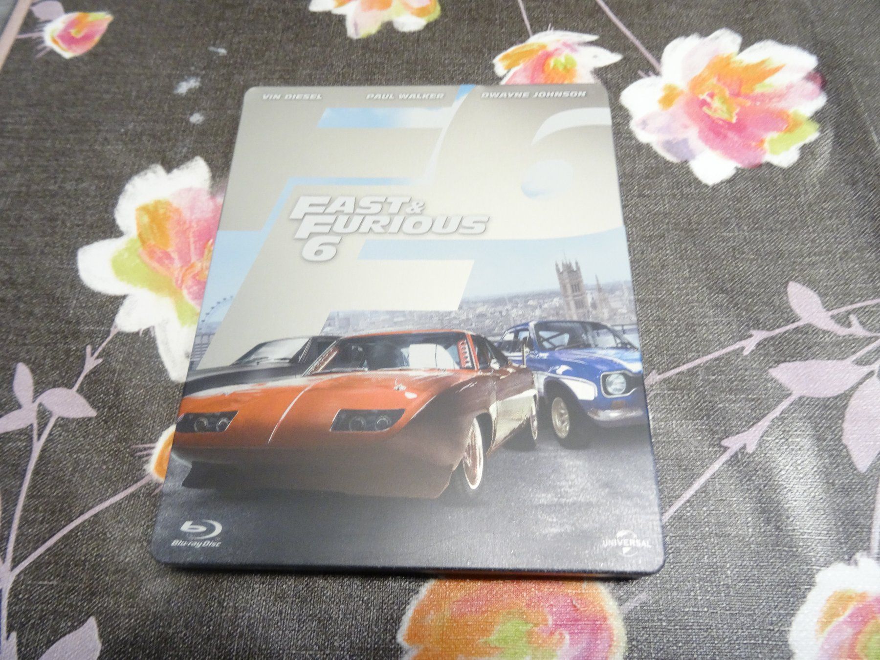 Tutti i DVDs: Fast & Furious 6 STEELBOOK BLU-RAY – Usato da Olten venduto da Disc-Verkauf