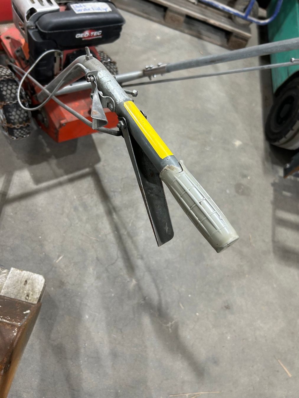 Sgombero neve: UNIVERSAL Schneefräse / Schneeräumer mit Benzinmotor – Usato da Grüningen venduto da Werk89.zuerich 2
