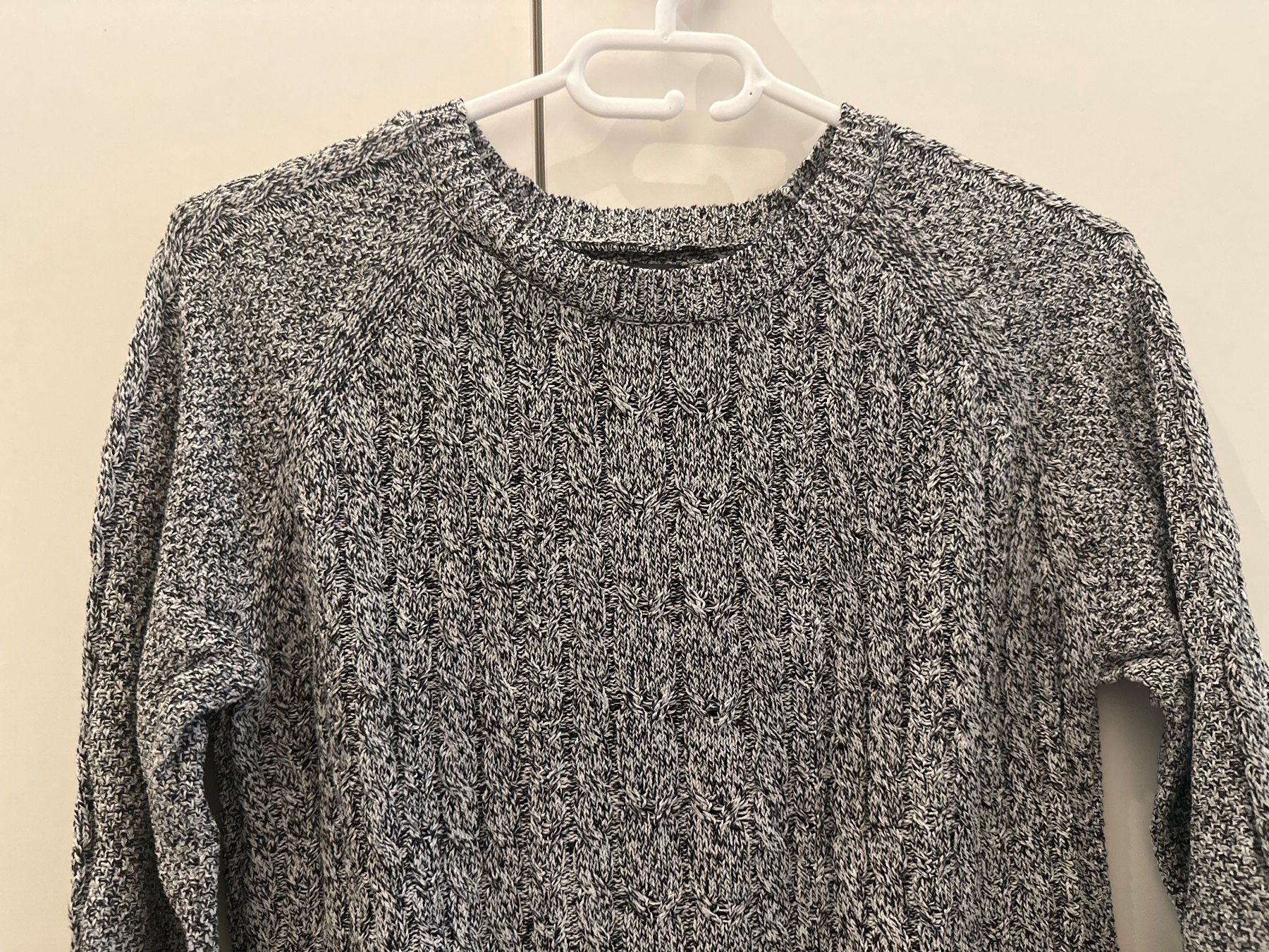 Pullover & Sweatshirts: Chicorée Pullover Gr. M – Gebraucht aus Buus von 2019dp