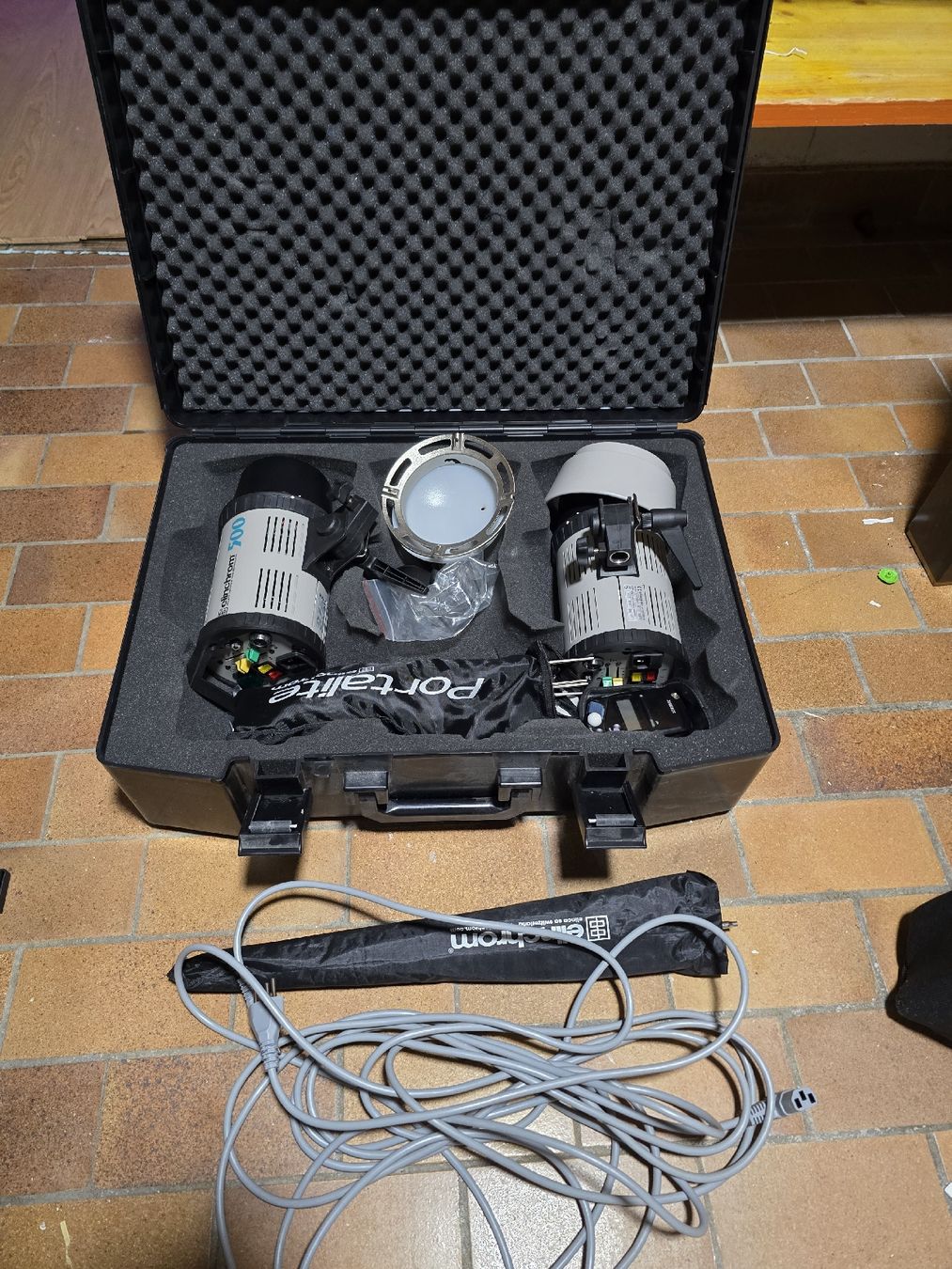 Elinchrom Flash: Elinchrom BRX 500 studio flash kit – Usato da Vevey venduto da Jys