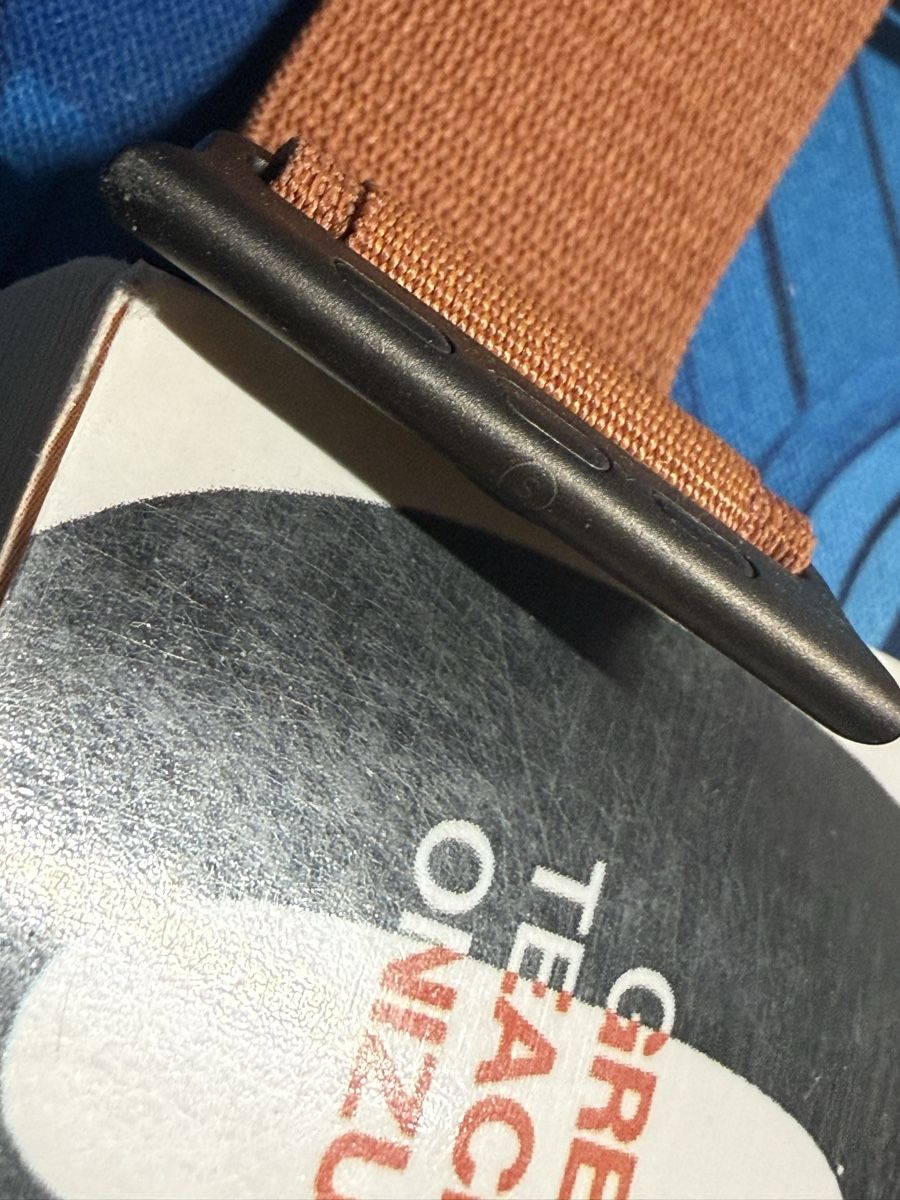 Apple Bracelets: Terra cota Apple Watch alpine loop  – D'occasion à Perrefitte par sam_v2dv 1