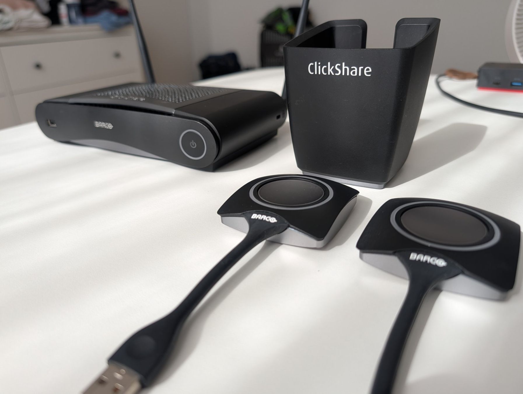 Barco Unità & Adattatore: Barco Clickshare CSE-200 mit 2 Buttons (USB-A) – Usato da Wallisellen venduto da smueschi 1