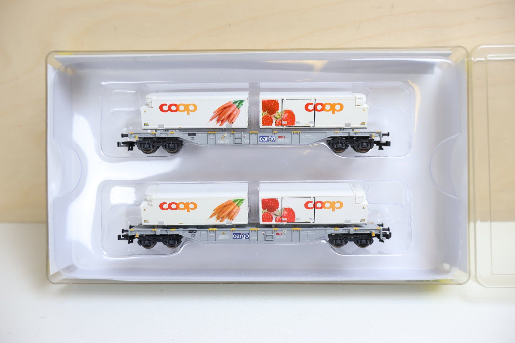 Trix Trains électriques: Minitrix 2 x SBB COOP Containerwagen - Set 11638-02 – D'occasion à Winterthur par Monstera 1