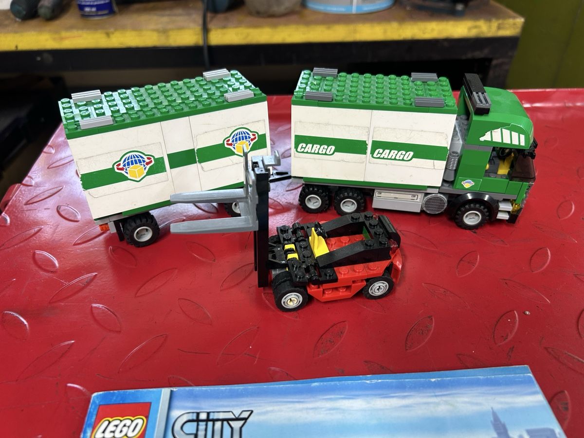 Lego Kit di costruzioni: Lego City 7733 Cargo Transport – Usato da Guttet-Feschel venduto da Swissdarter 1