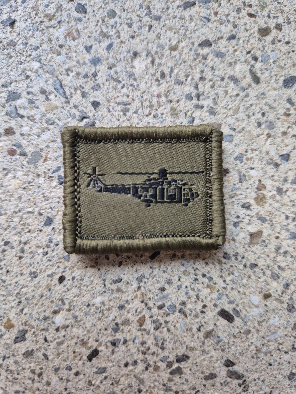 Schweizer Armee Placchette & Badge: ***  Funktionsabzeichen Superpuma mit klett *** – Nuovo e nell'imballaggio originale da Riedholz venduto da fr_sIruP