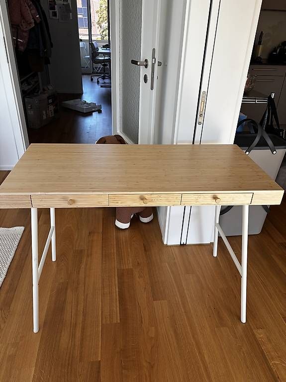 Schreibtische: Ikea Schreibtisch – Gebraucht aus Basel von sar_6ysz