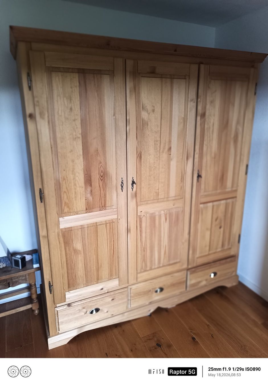 Armadi: Holz Kleiderschrank – Usato da Kölliken venduto da zwi_cx6w 1