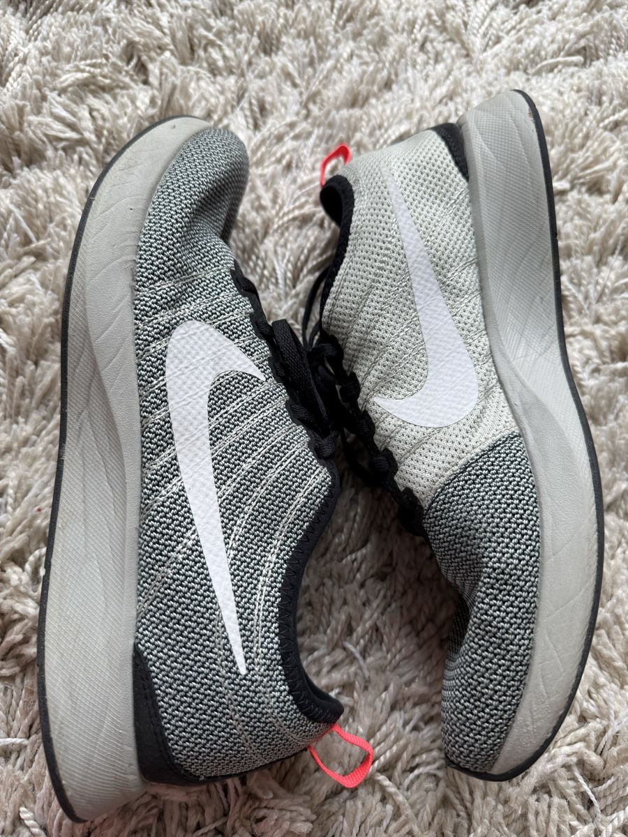 Nike Scarpe da uomo: Nike Dualtone Racer – Usato da Zürich venduto da Sebi.063