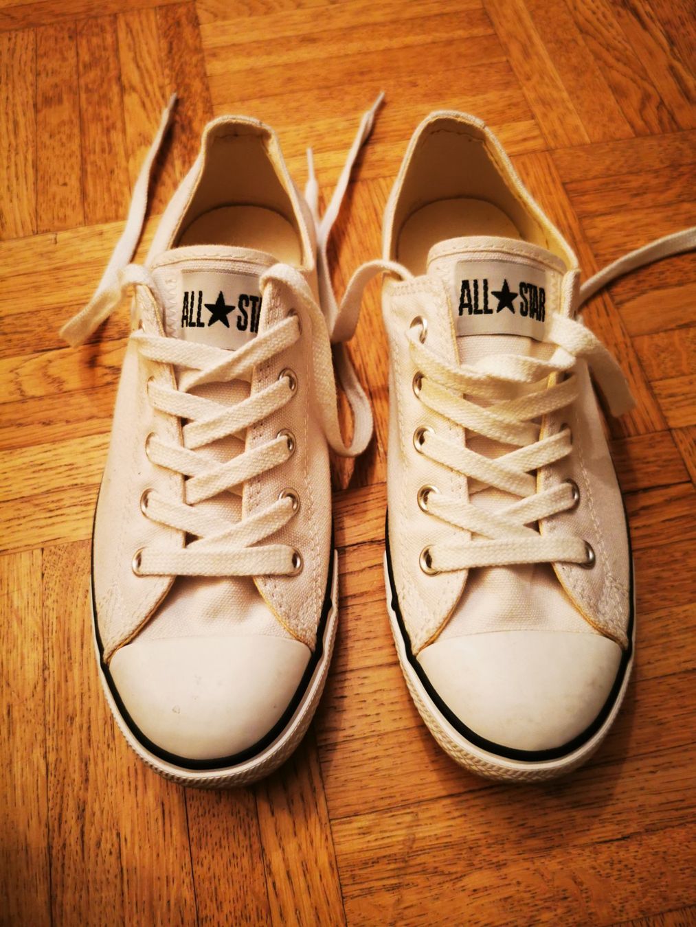 Converse Damenschuhe: Converse All Star weiss – Gebraucht aus Steffisburg von AroundTheWorld 1