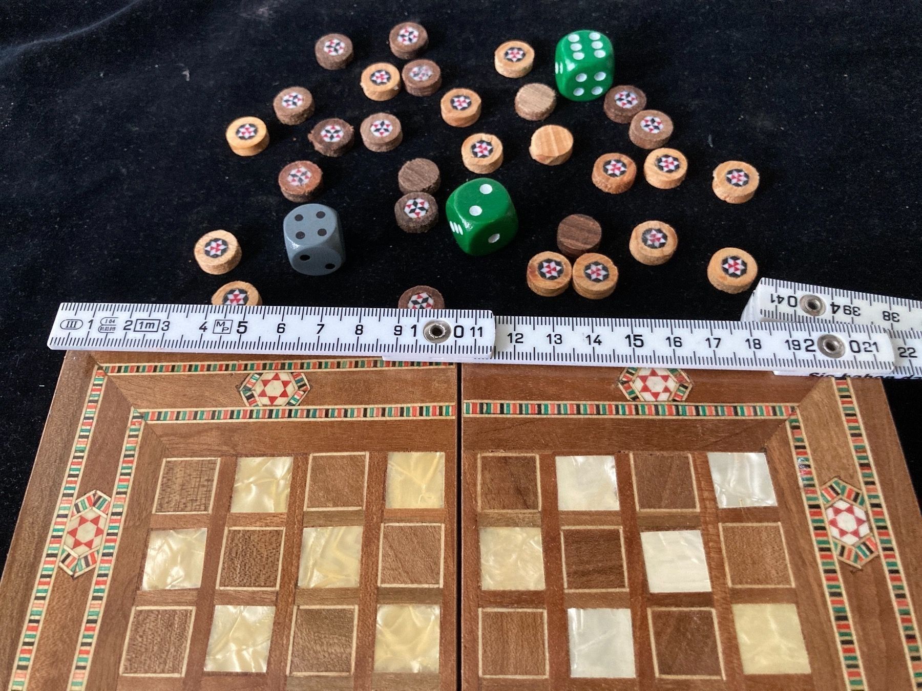 Giochi: Schönes Brettspiel mit Perlmutt – Usato da Zürich venduto da Chaeffeler 1