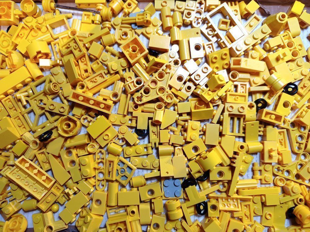 Lego Kit di costruzioni: Lego Technic 300 Gelbe Kleinteile -P55 – Usato da Morges venduto da cardeman61