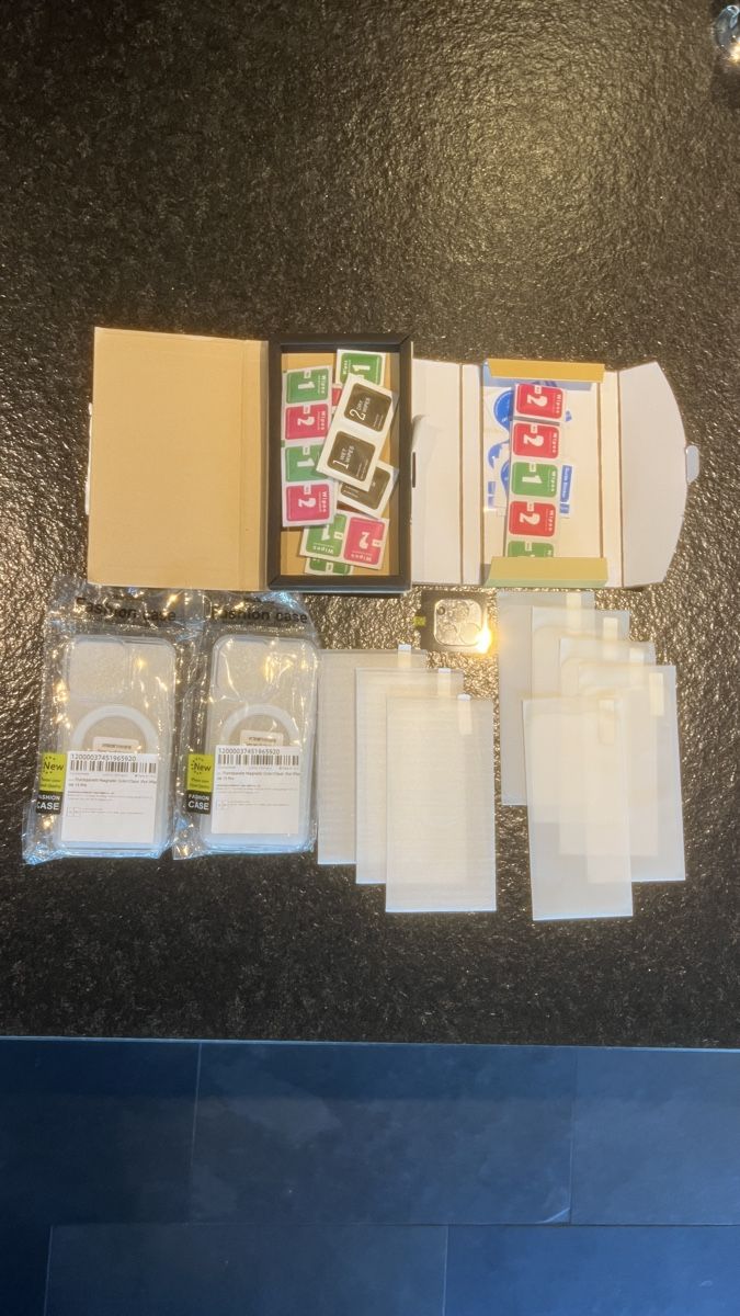 Apple Cover & Protezioni schermo: iPhone 13 Pro Hüllen & Panzergläser – Nuovo e nell'imballaggio originale da Schüpfen venduto da parrotscout24
