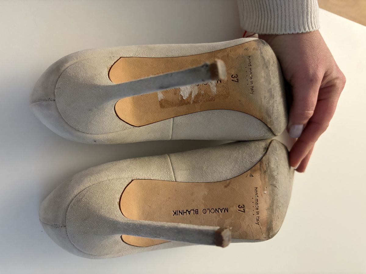 Manolo Blahnik Scarpe da donna: Manolo Blahnik Beige & Red Heels, Size 37 – Nuovo (secondo la descrizione) da Sorengo venduto da dis_tfq6 3