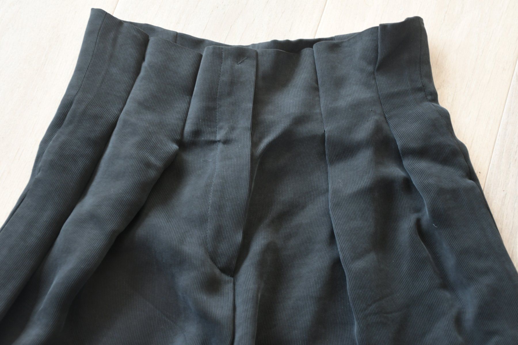 Armani Pantaloni: neu Hose von Armani gr. S – Nuovo (secondo la descrizione) da Nuglar venduto da Korsika2 2