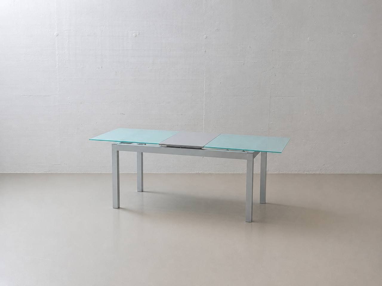 Tavoli: Moderner Glastisch mit Aluminiumgestell, 2000er Jahre – Usato da Zürich venduto da LeMoege 6