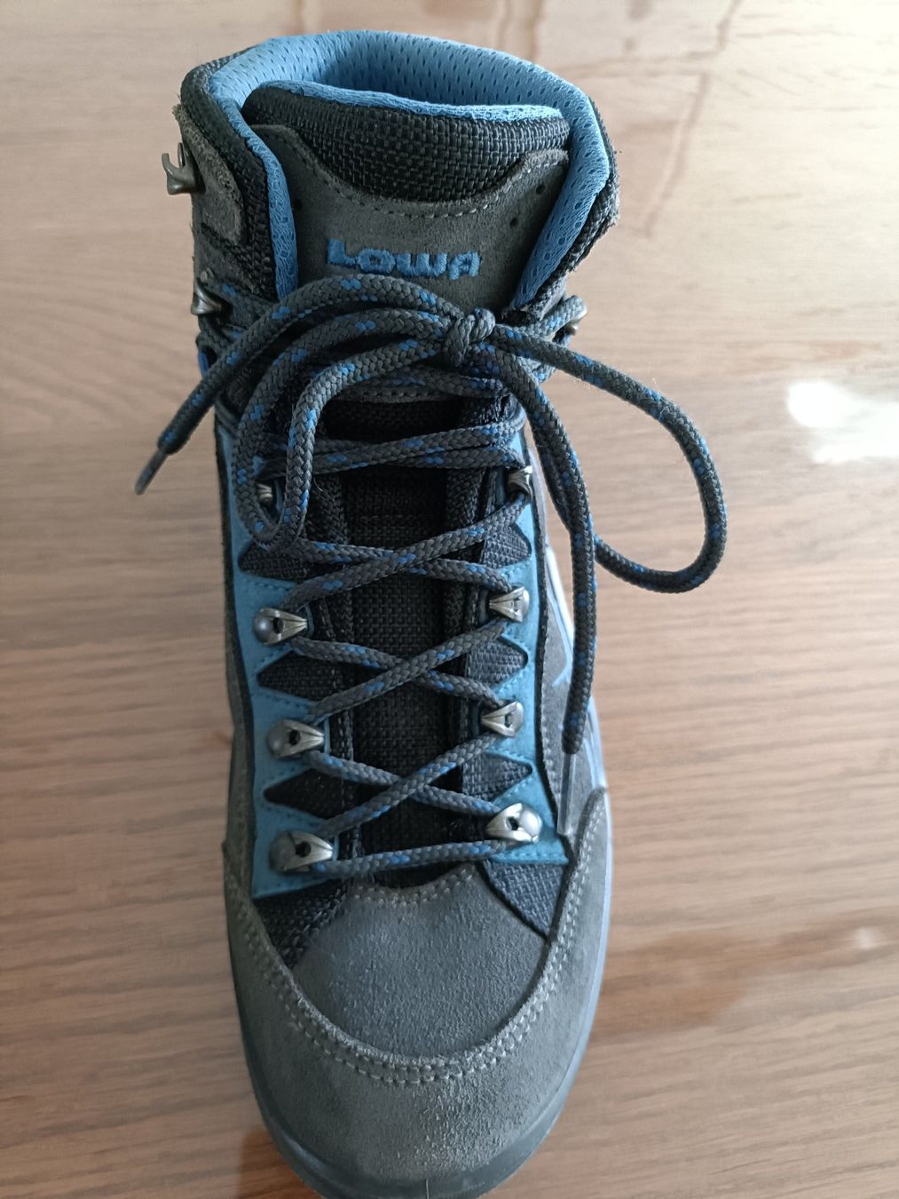 Lowa Scarpe per ragazzi: Chaussures de randonnée LOWA Junior - pointure 38 – Usato da Gland venduto da Gelerio 2