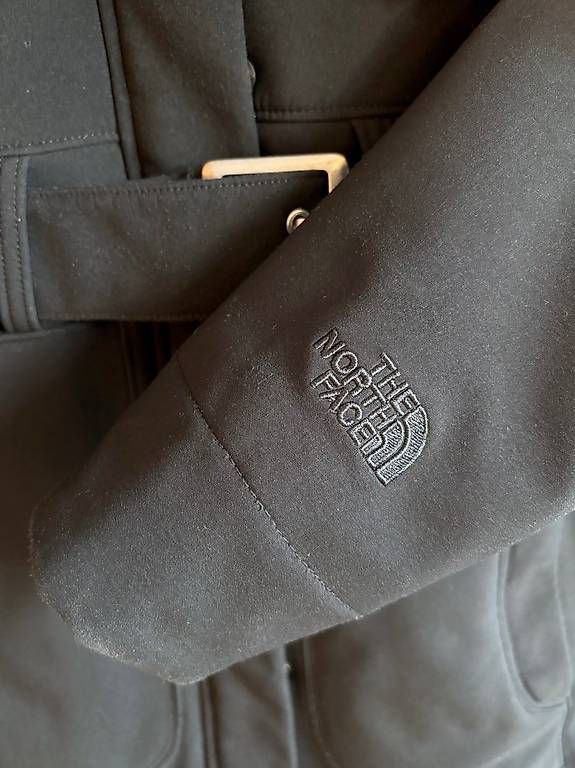 North Face Giacche: The North Face - Regenmantel mit Gürtel – Usato da Niederrohrdorf venduto da Madoqua 3