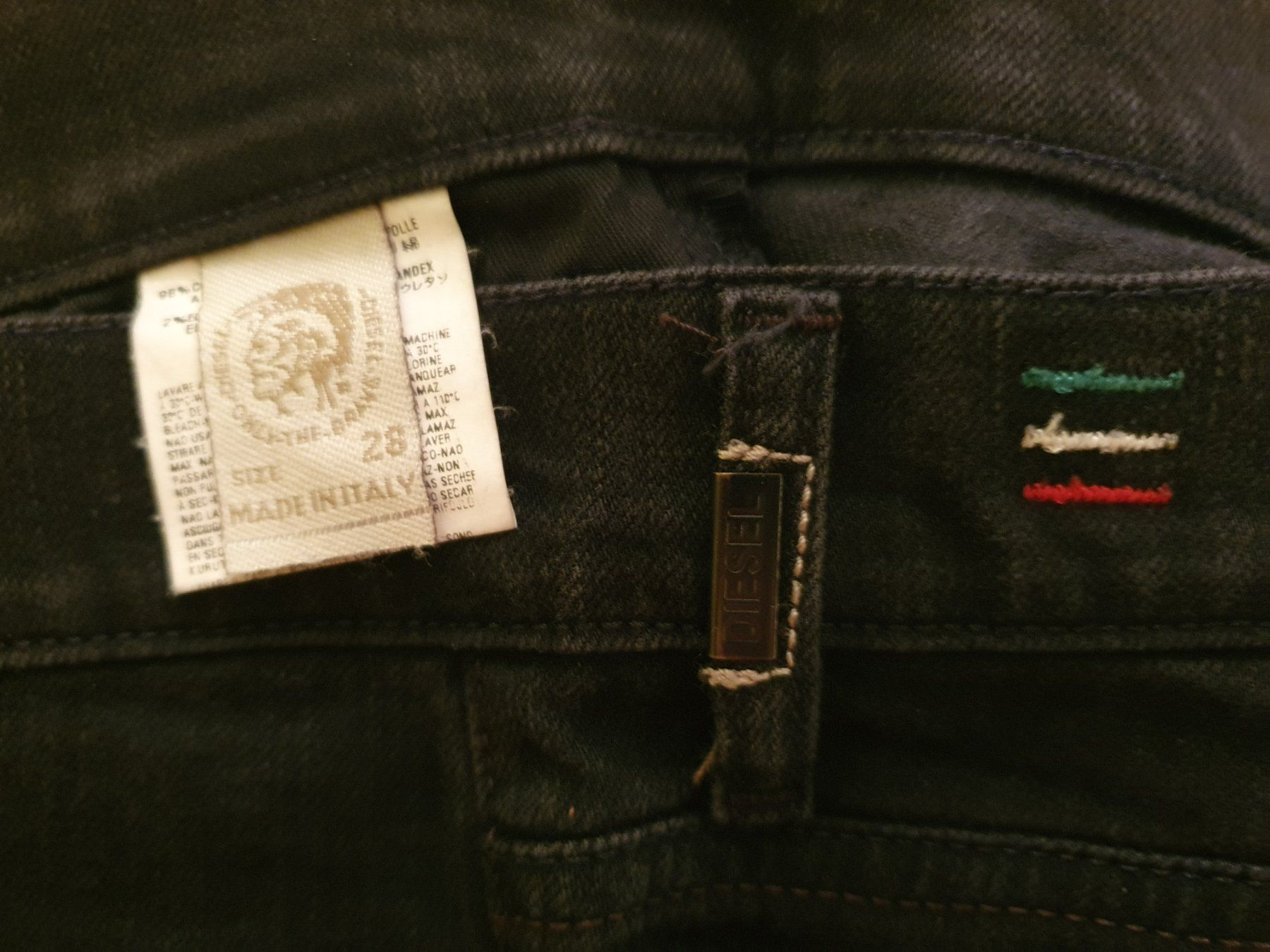 Diesel Jeans: Schwarze Diesel Jeans – Usato da Luzern venduto da J.Co 3