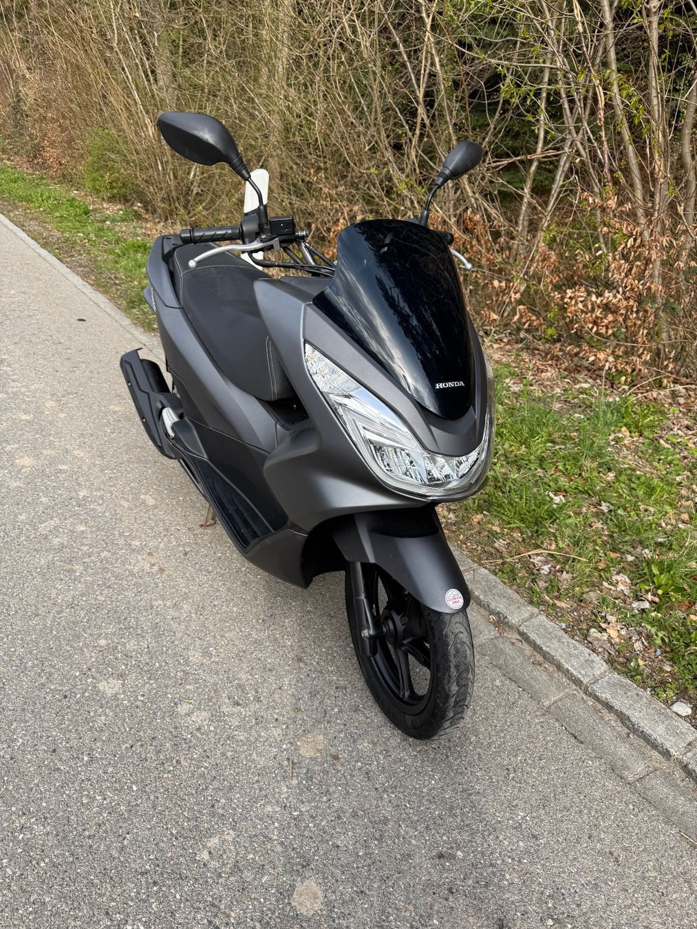 Honda Scooter: Honda Pcx 125 – Usato da Zürich venduto da Sparta365