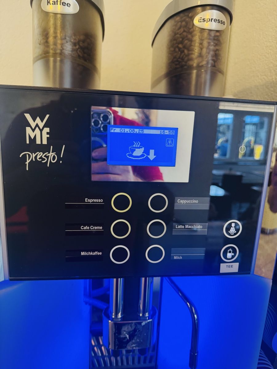 WMF Macchine per caffè & Macchine per espresso: WMF Presto! Profi-Kaffeemaschine mit Milchsystem – Usato da Spiez venduto da bauwohnen24.ch 1