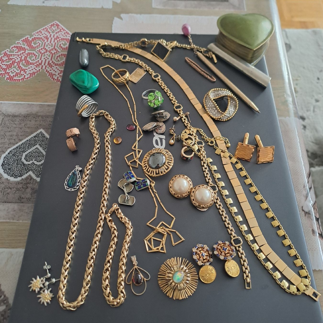 Sonstiger Schmuck: Schmuck lot nr.1 – Defekt aus Neuhausen am Rheinfall von Waly... 1