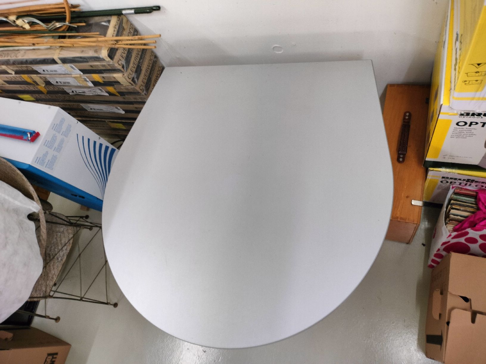 Tables: Spezieller Tisch – D'occasion à Seuzach par Flyinghirsch69