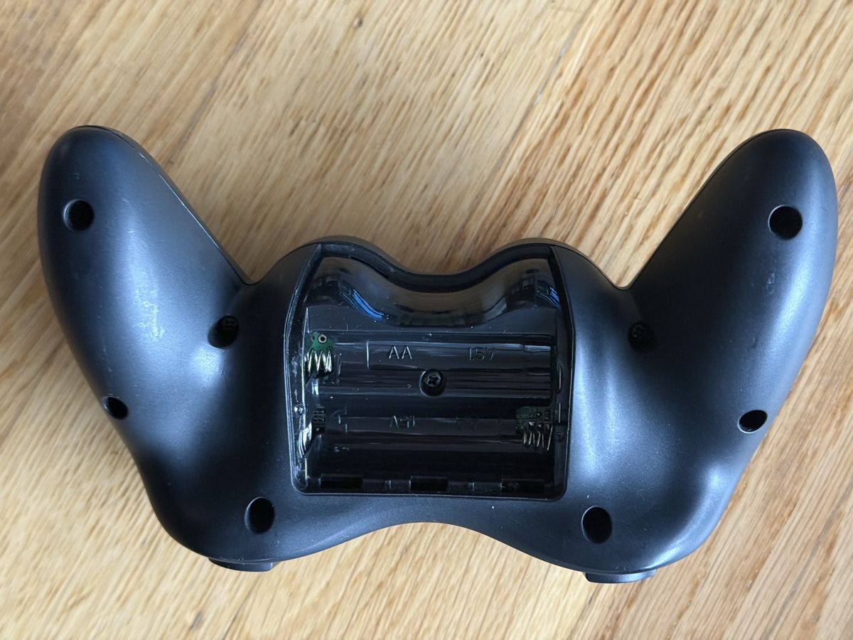 Sony Konsolen: Sony PS2 Fat SCPH-50004 + Logitech Wireless + 2 Spiele – Gebraucht aus Fehraltorf von Lenal01 6