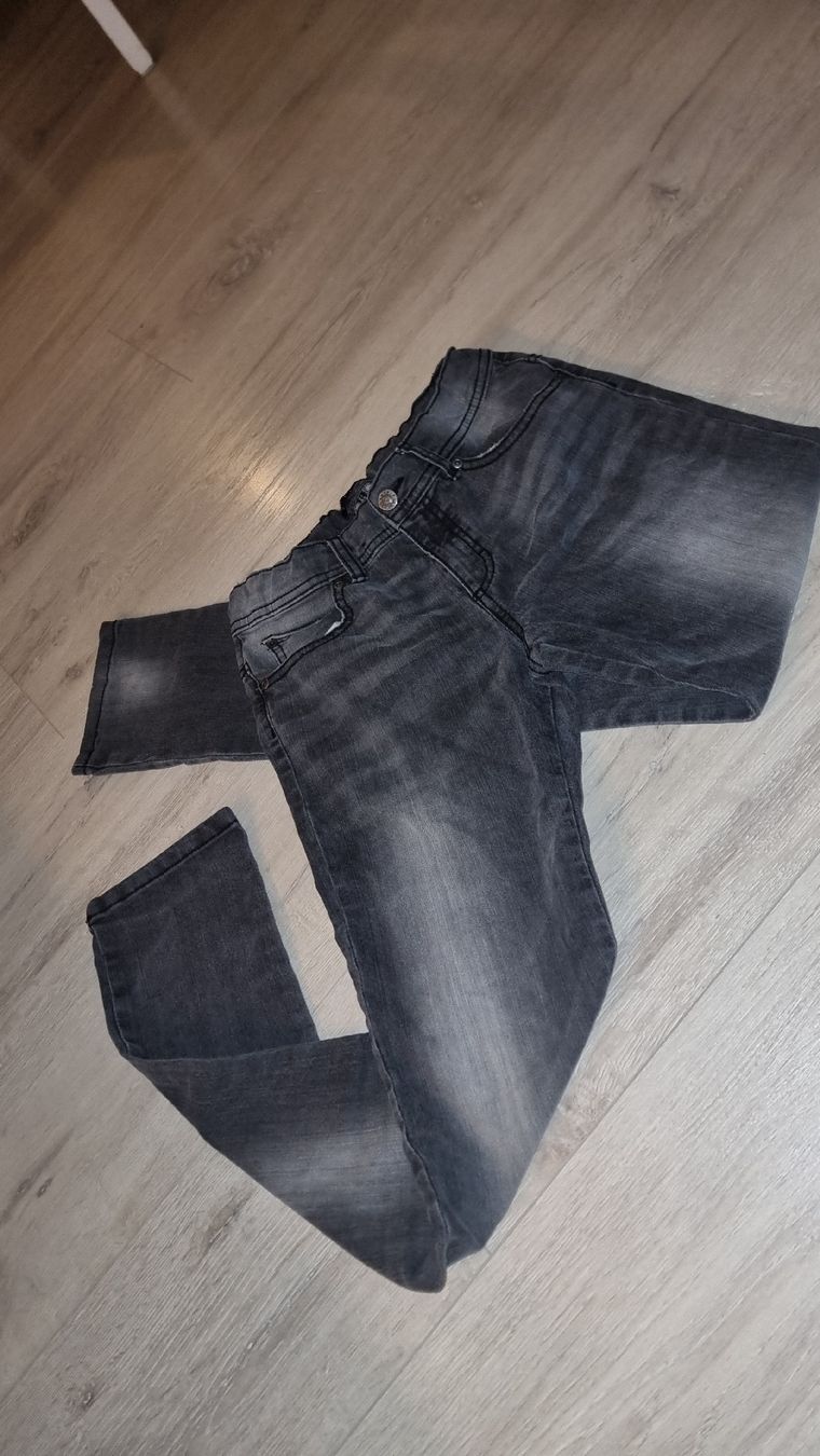 Pantaloni: S.Oliver Jeans Gr. 146 mit Gummizug – Usato da Wigoltingen venduto da Zuckerfee84 1