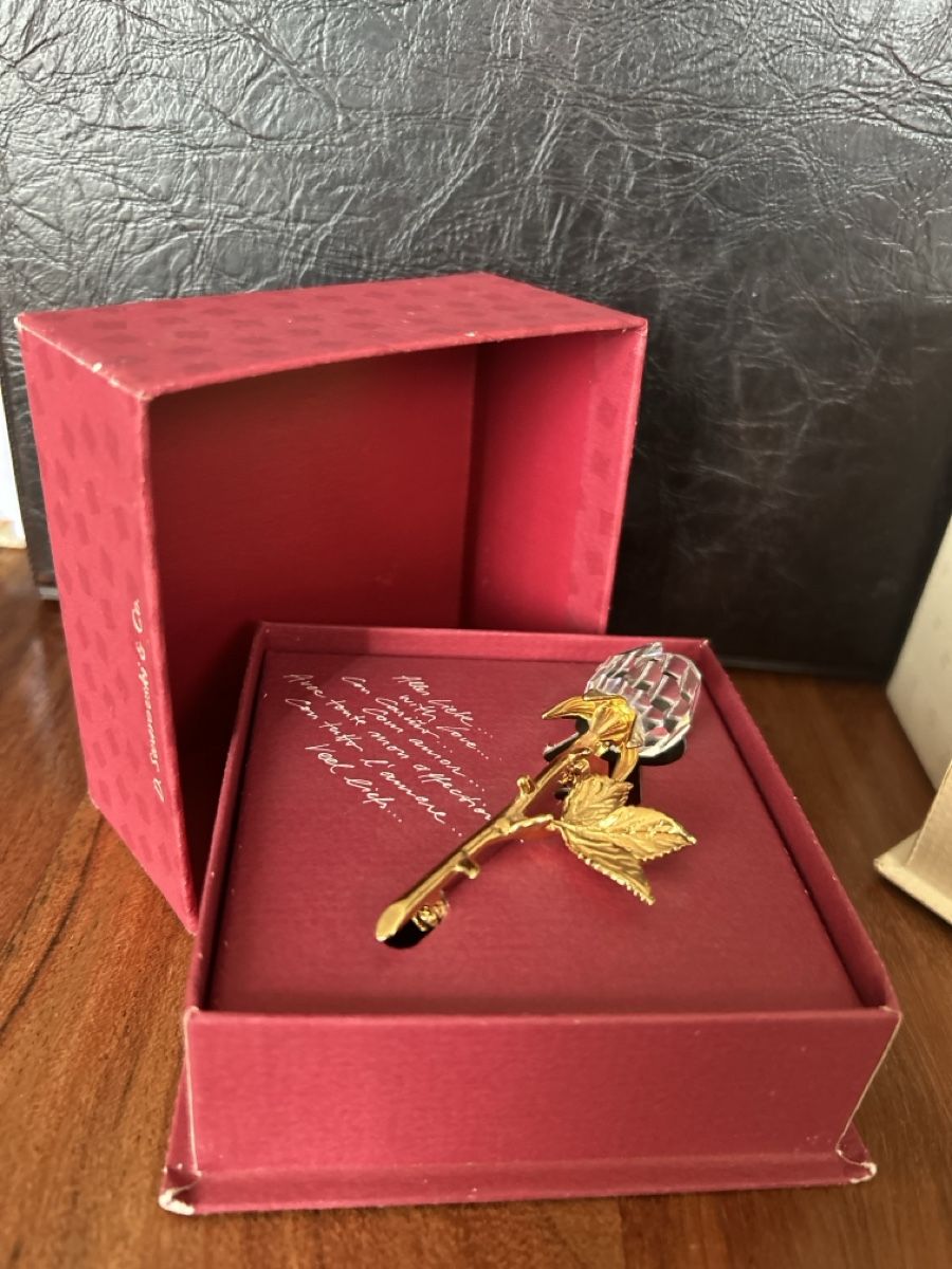 Swarovski Spille & Fermagli: Swarovski Rose Brosche Gold Kristall Geschenkidee – Nuovo (secondo la descrizione) da Frauenfeld venduto da liberthy