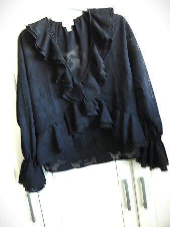 NEUE RÜSCHEN-BLUSE Gr.L