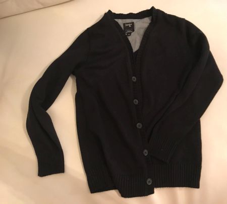 Strickjäckchen schwarz Gr. 140