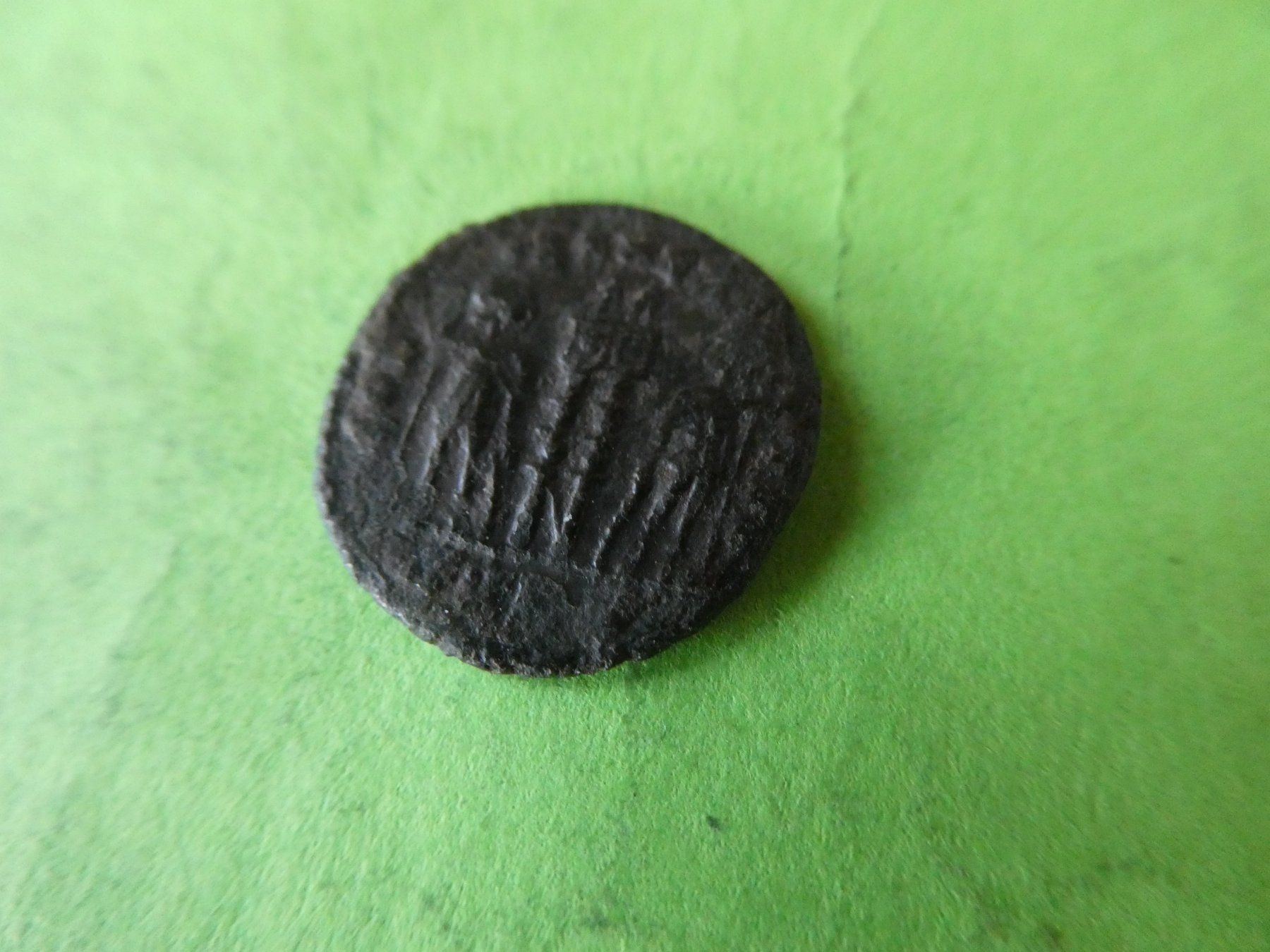 Alle Münzen: uralte Bronzemünze    17 mm     1.66 g – Gebraucht aus Hinterforst von Rohusri 2