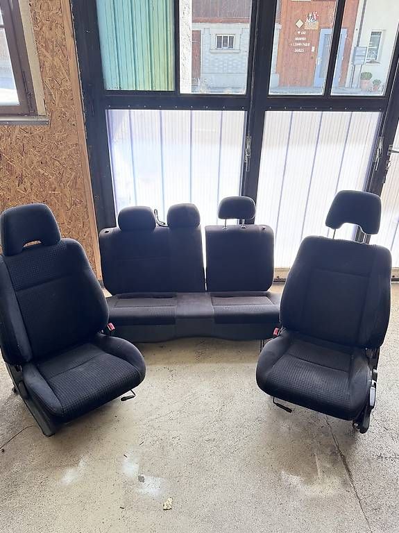 Subaru Tutti pezzi di ricambio auto: Subaru Impreza Sitze – Usato da Mühlethurnen venduto da Schmidts