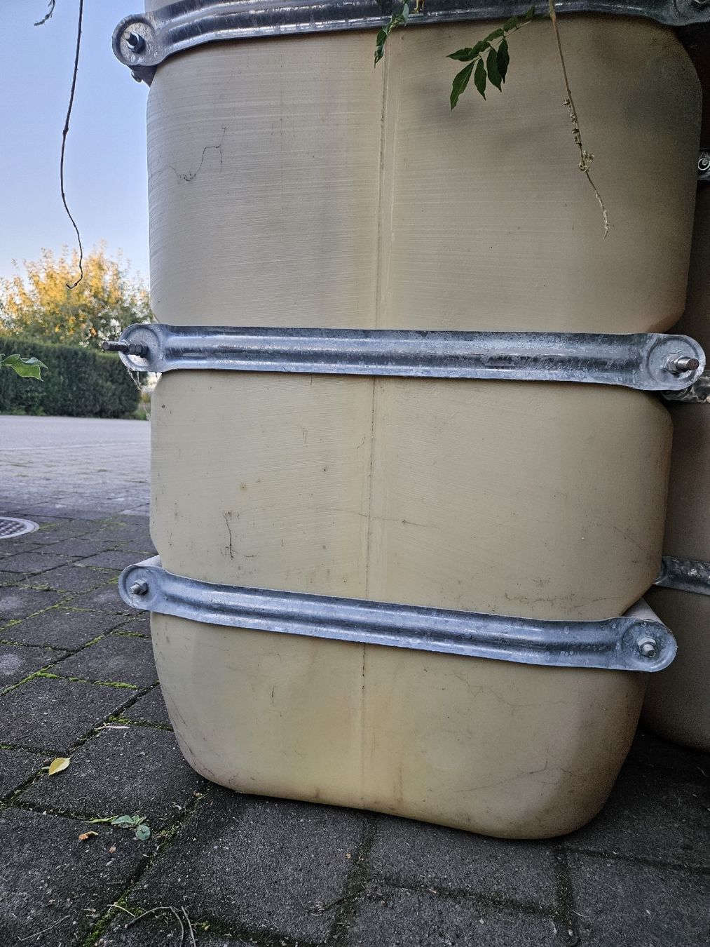 Riscaldamento: Heizöl-Dieseltank 2000l – Usato da Hessigkofen venduto da starfriend 1