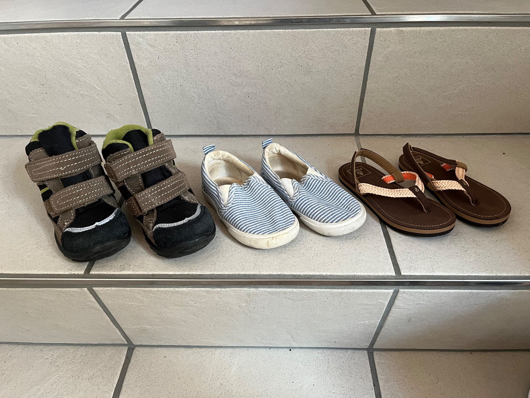 Scarpe per ragazzi: Schuhe Gr 21 – Usato da Thörigen venduto da nic_kf6l
