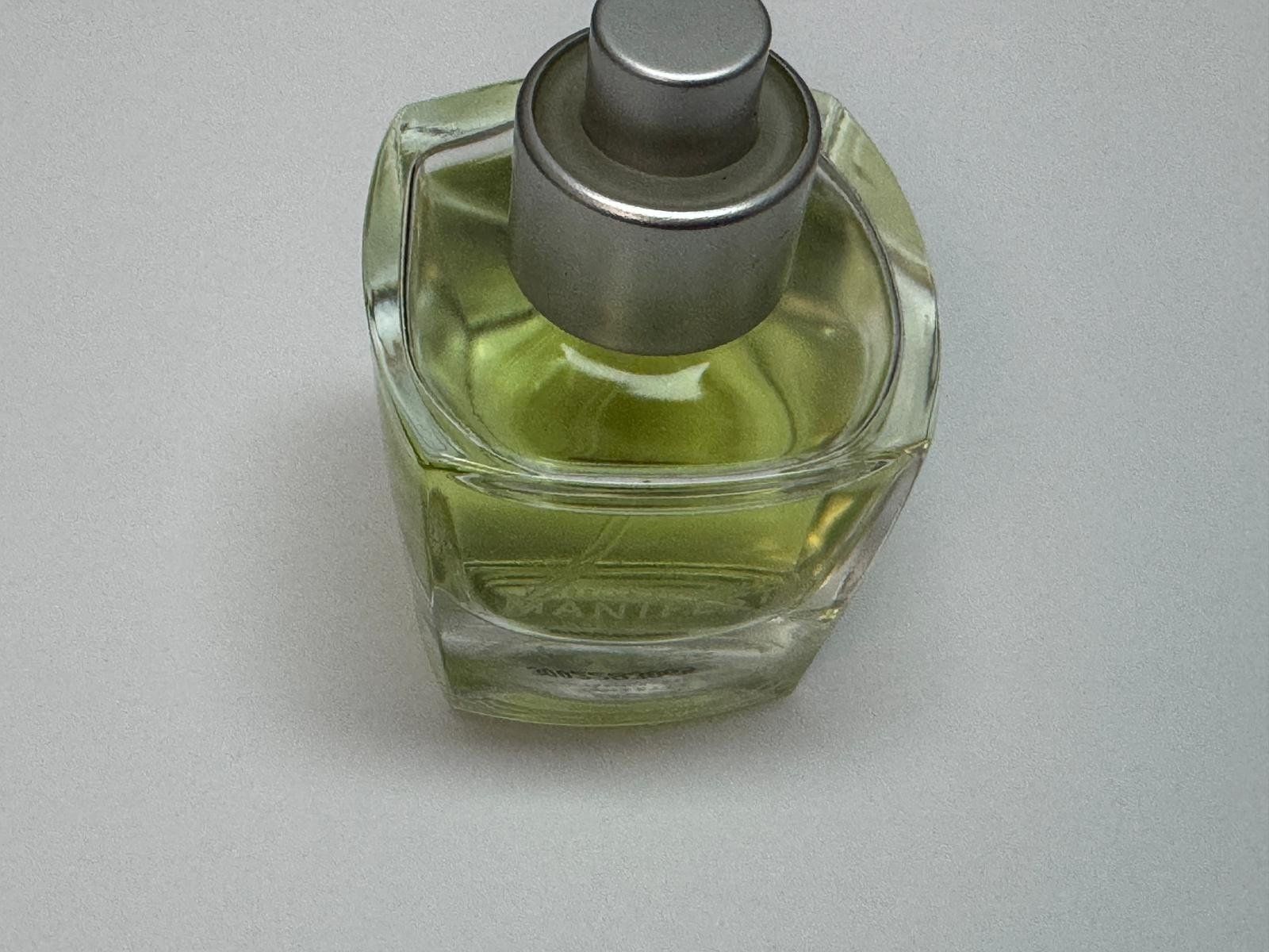 Profumi & Eau de Toilette: Eau de Toilette / Parfum Manifesto – Usato da Humlikon venduto da GX30 1