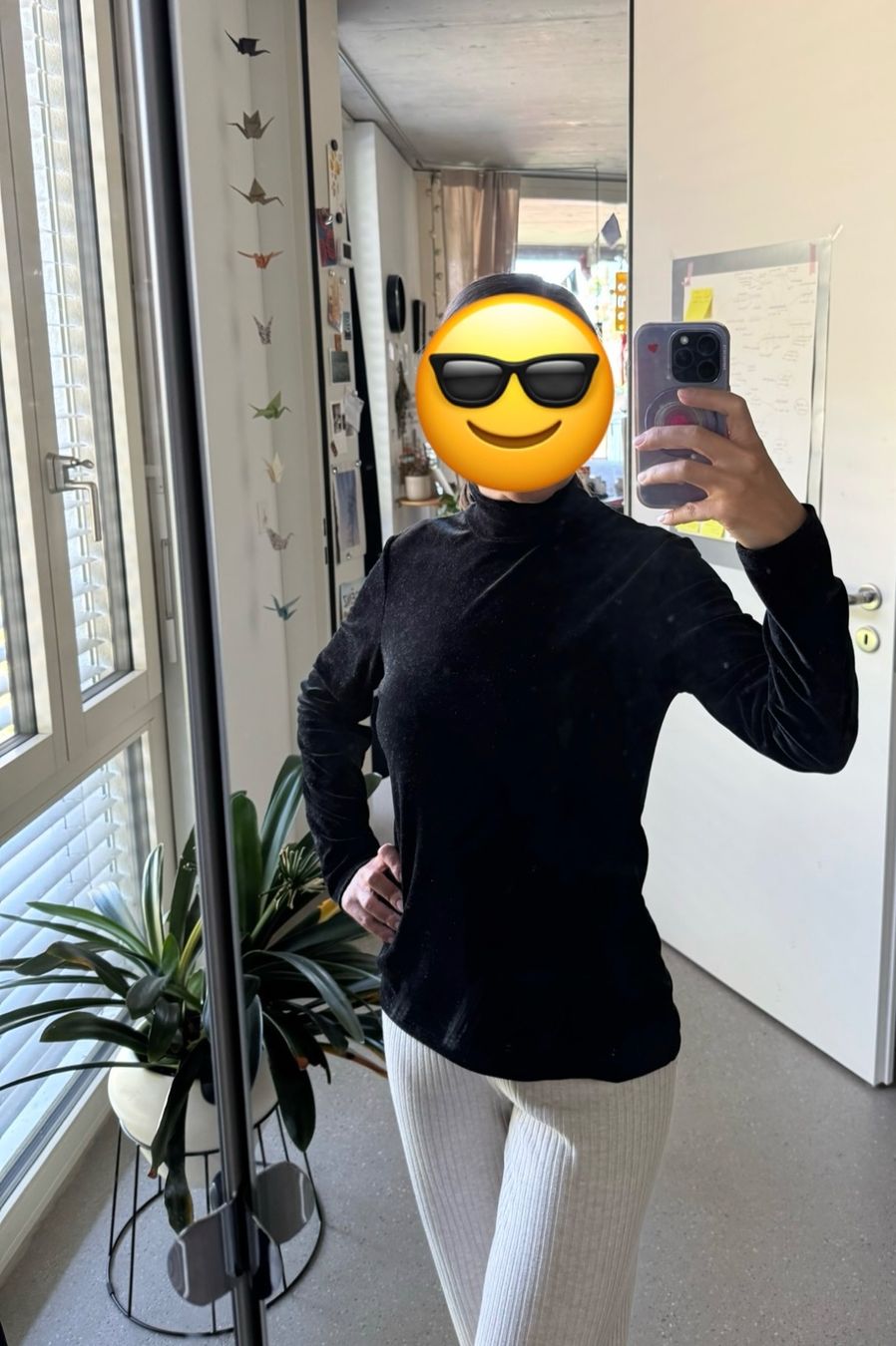 Maglioni & Felpe: Vintage Samt Pullover schwarz Langarm Grösse S /M – Usato da Zürich venduto da Schmusnik